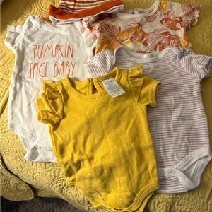 Autumn Baby Bodysuit lot with hat